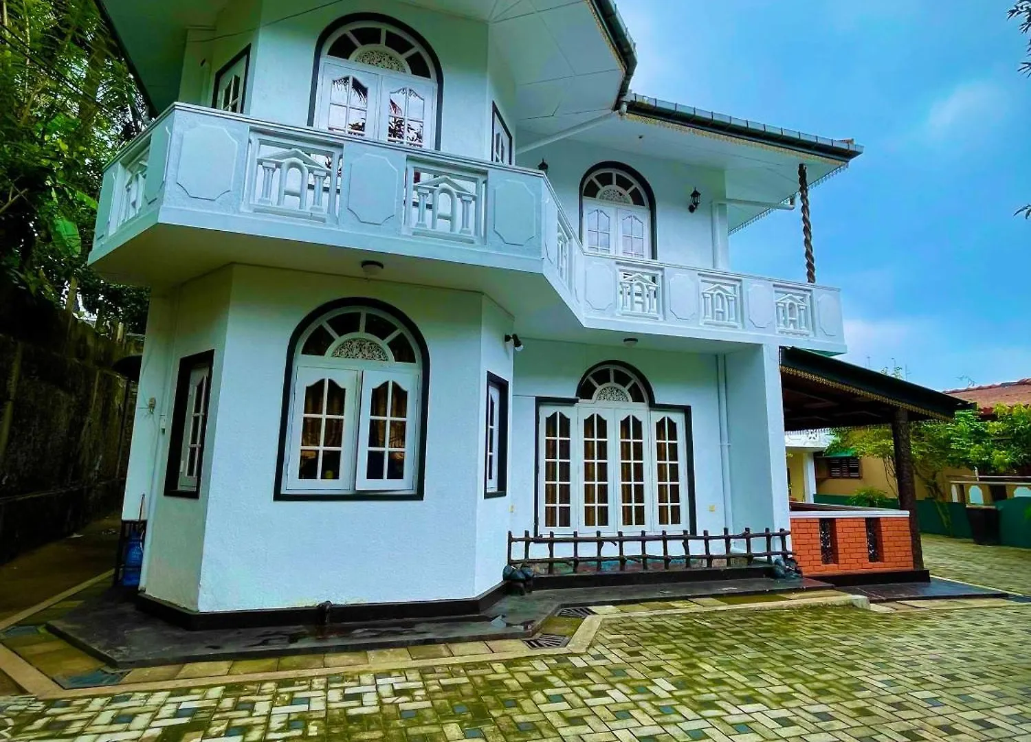 Elegant Stays Bungalow Kandy
